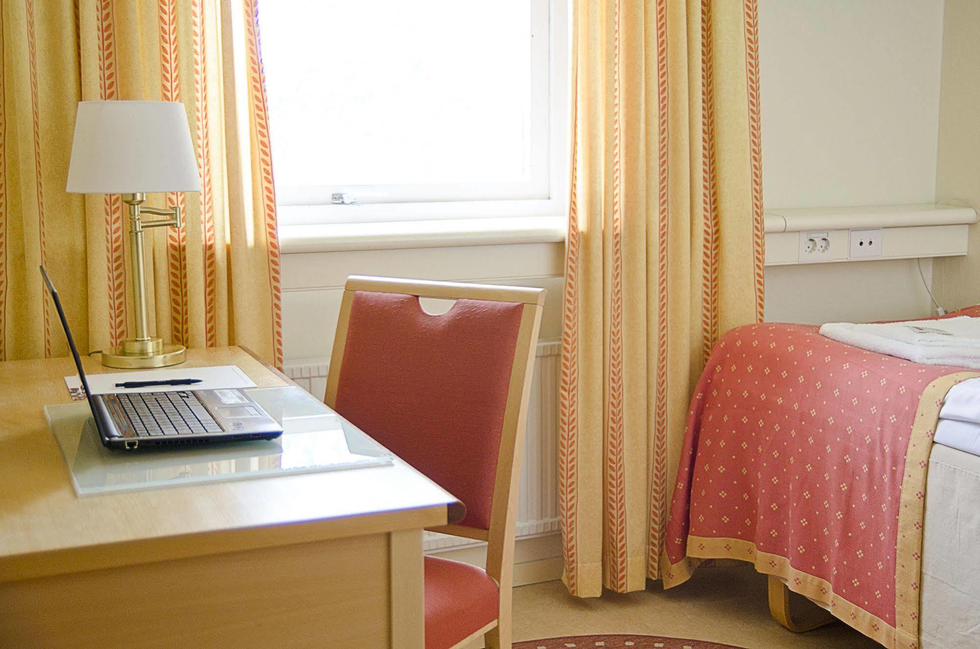 Sunderby Folkhoegskola Hotell & Konferens Luleå Buitenkant foto