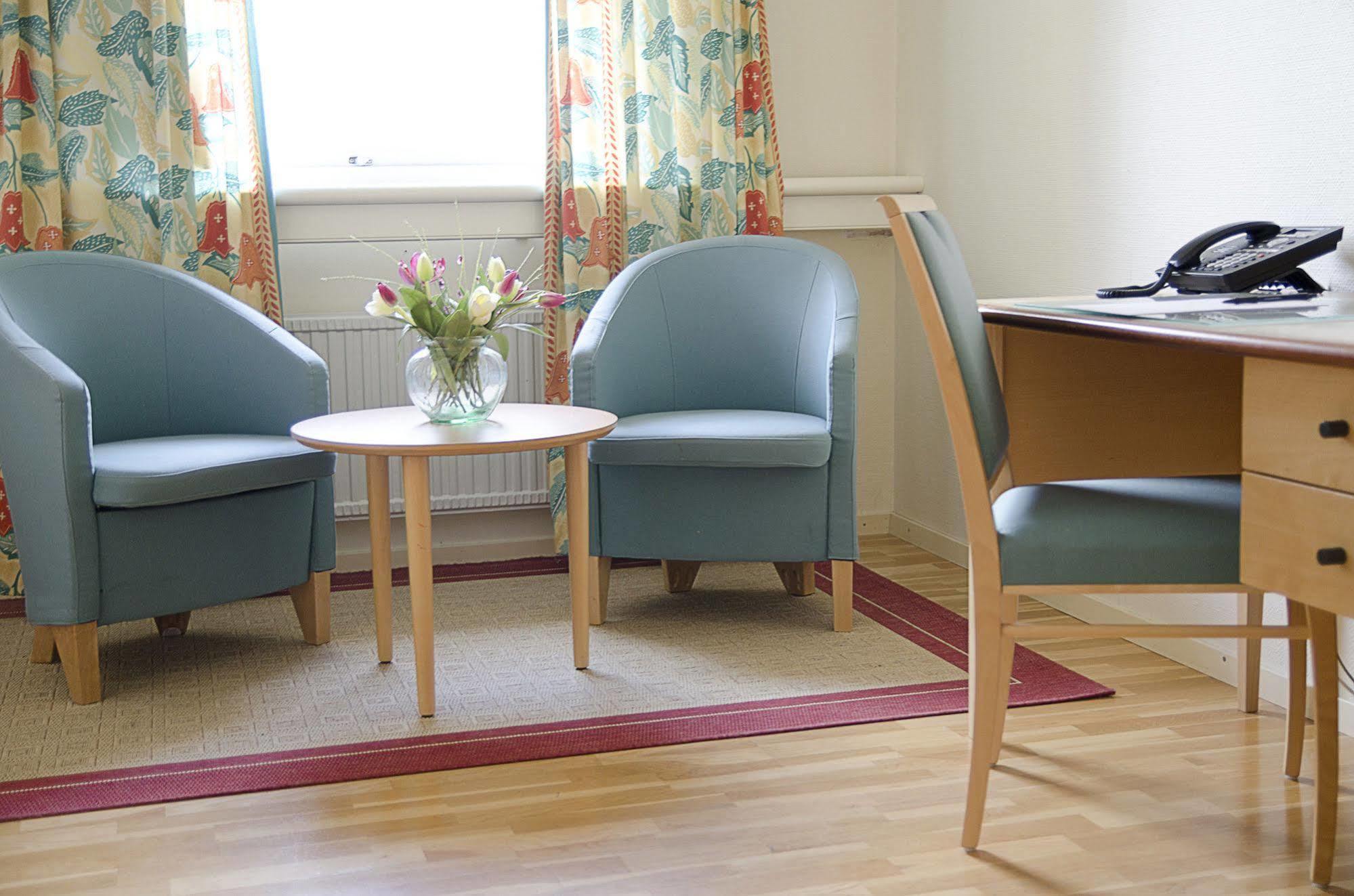Sunderby Folkhoegskola Hotell & Konferens Luleå Buitenkant foto